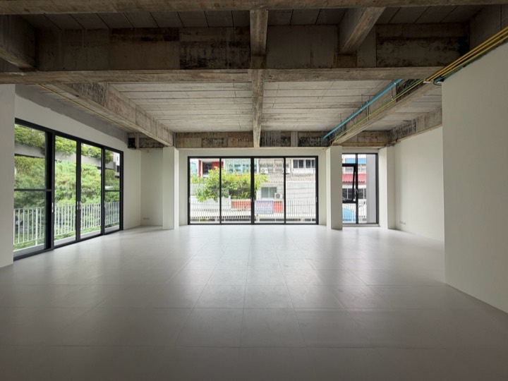 พื้นที่เปิดโล่ง 045 - Open floors / circulation
